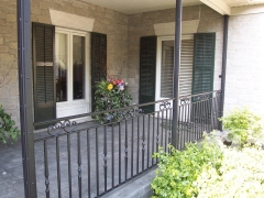 1_custom-wrought-iron-exterior-railing-40