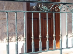 custom-wrought-iron-exterior-railing-12