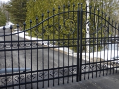 wrought-iron-driveway-gate-1