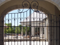 wrought-iron-driveway-gate-20